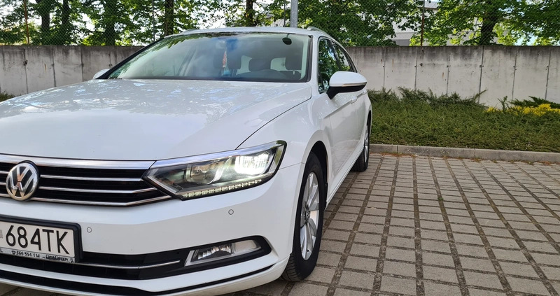 Volkswagen Passat cena 46950 przebieg: 278000, rok produkcji 2016 z Kostrzyn małe 667